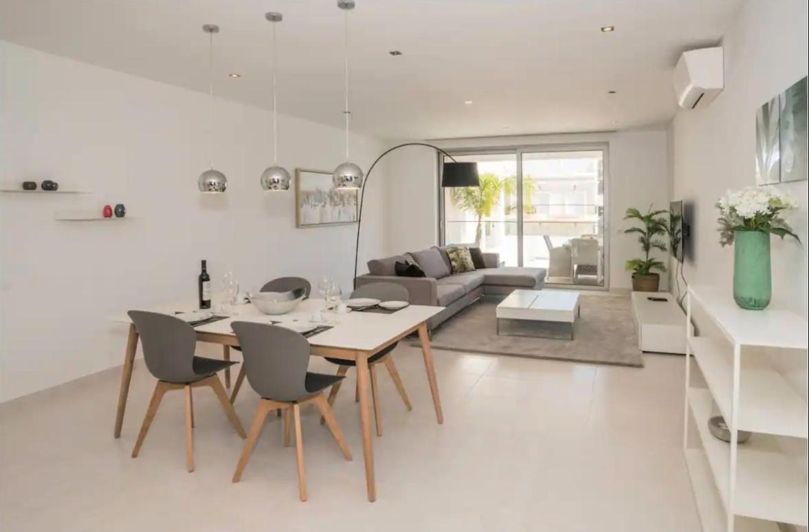 Zentuni Ocean Front Apartament *